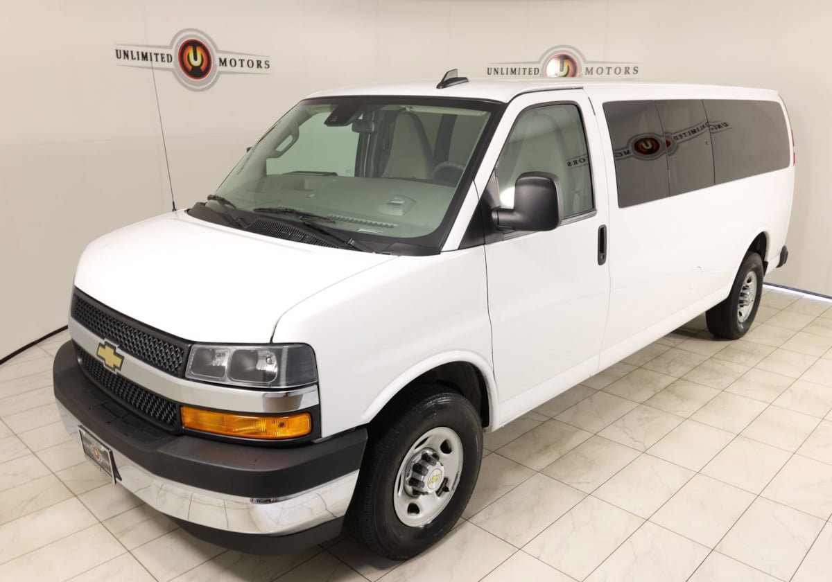 Used 2024 Chevrolet Express 3500 LT w/ LT Preferred Equipment Group RWD image 35