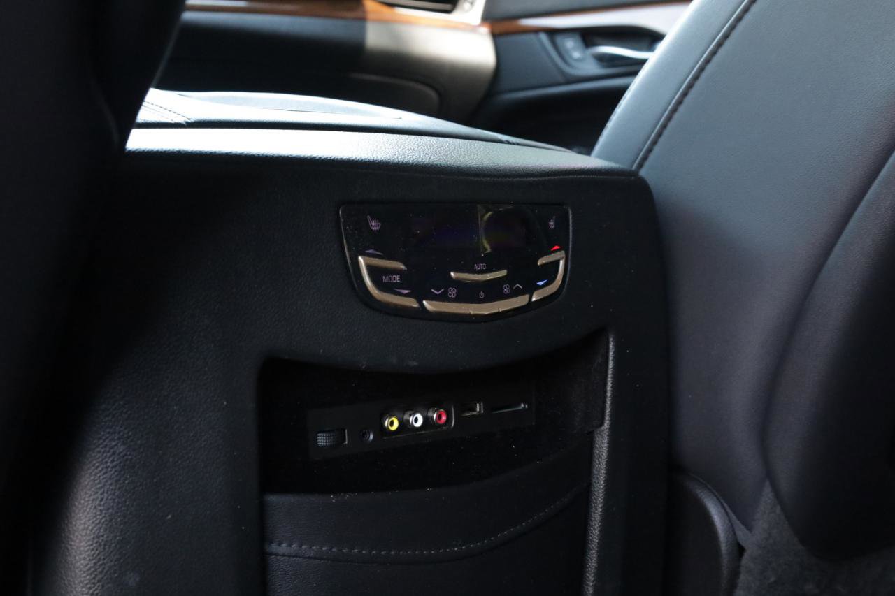 Used 2016 Cadillac Escalade Luxury image 16