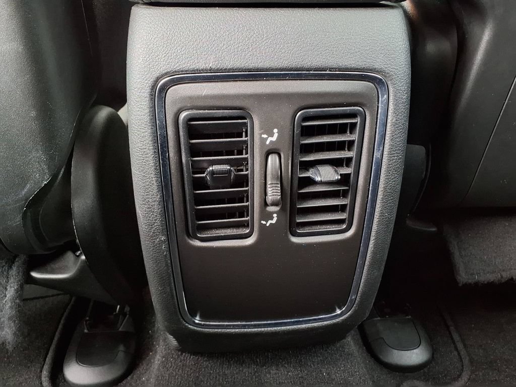 Used 2022 Jeep Grand Cherokee Laredo E RWD image 16