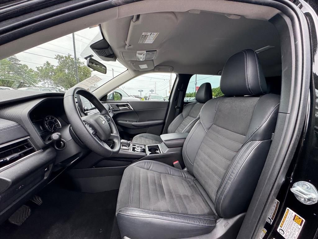 Used 2023 Mitsubishi Outlander SE AWD/4WD image 17