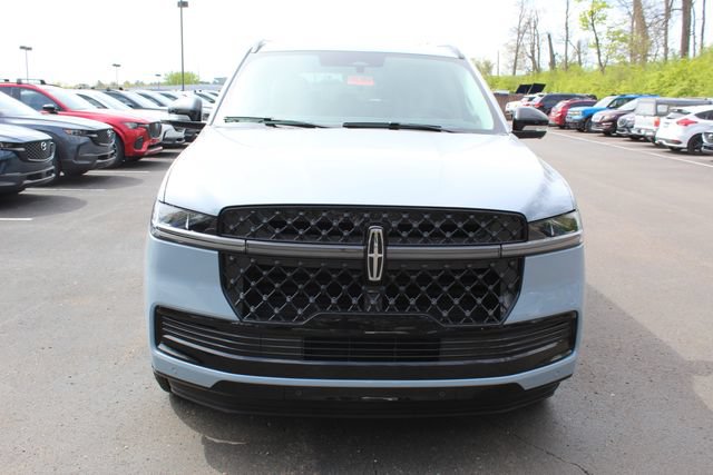 New 2026 Lincoln Navigator Reserve w/ Jet Appearance Package AWD/4WD image 8