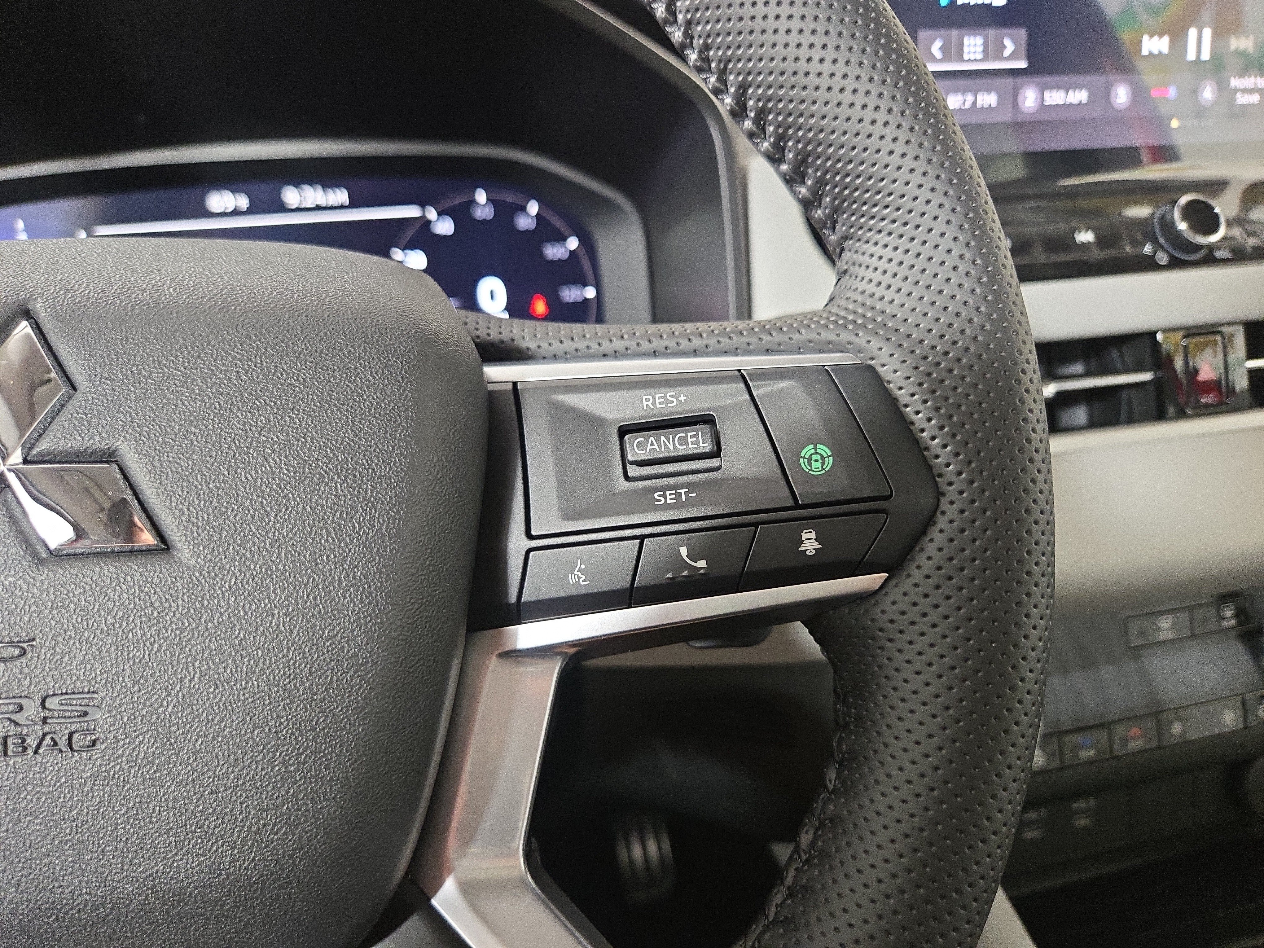 New 2026 Mitsubishi Outlander SEL FWD image 16