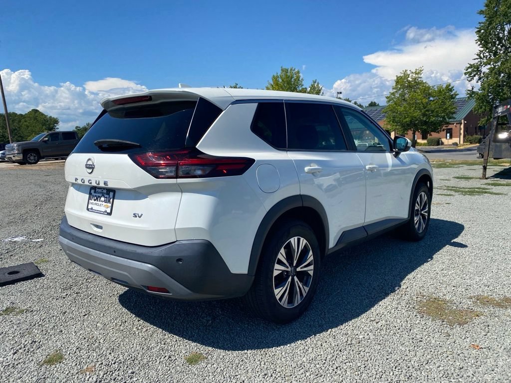 Used 2023 Nissan Rogue SV FWD image 3