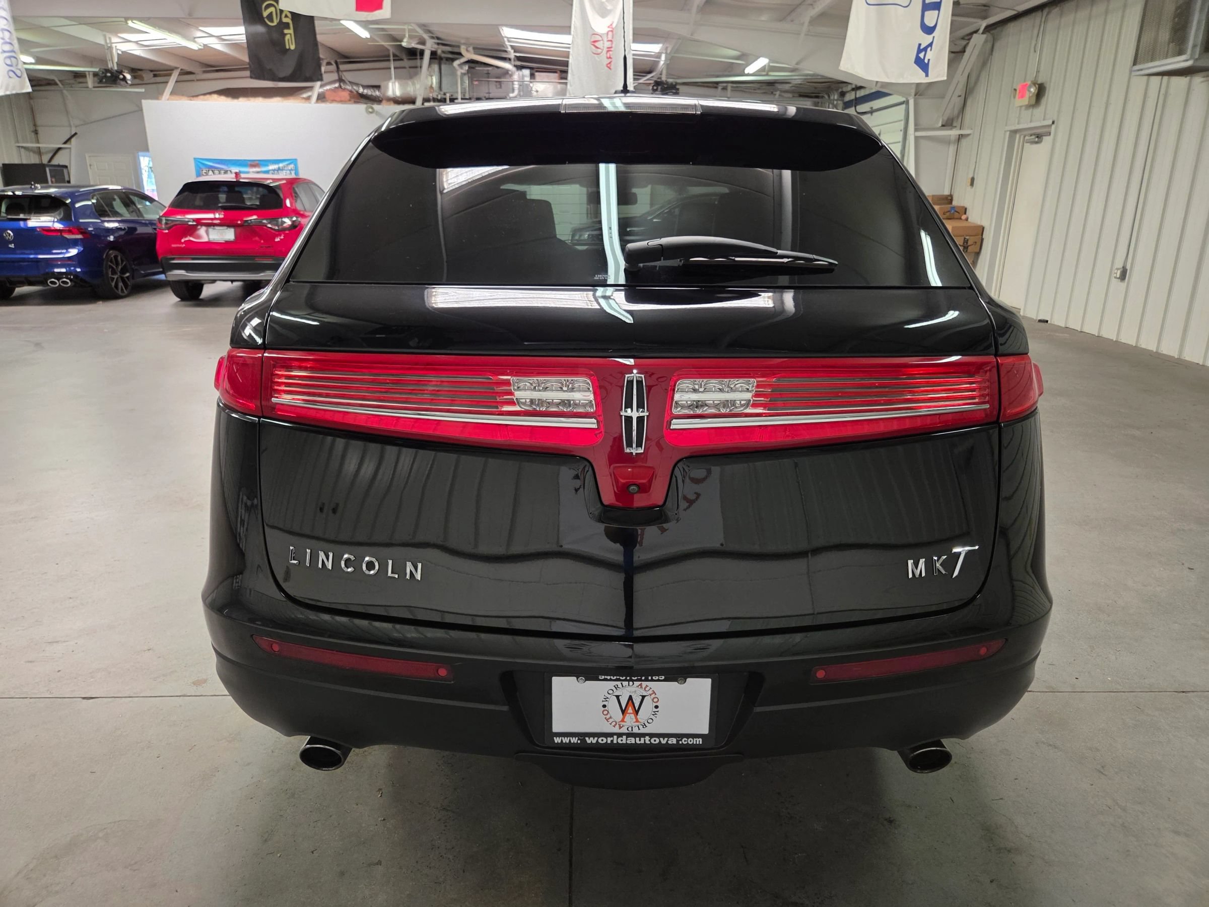 Used 2019 Lincoln MKT AWD image 6