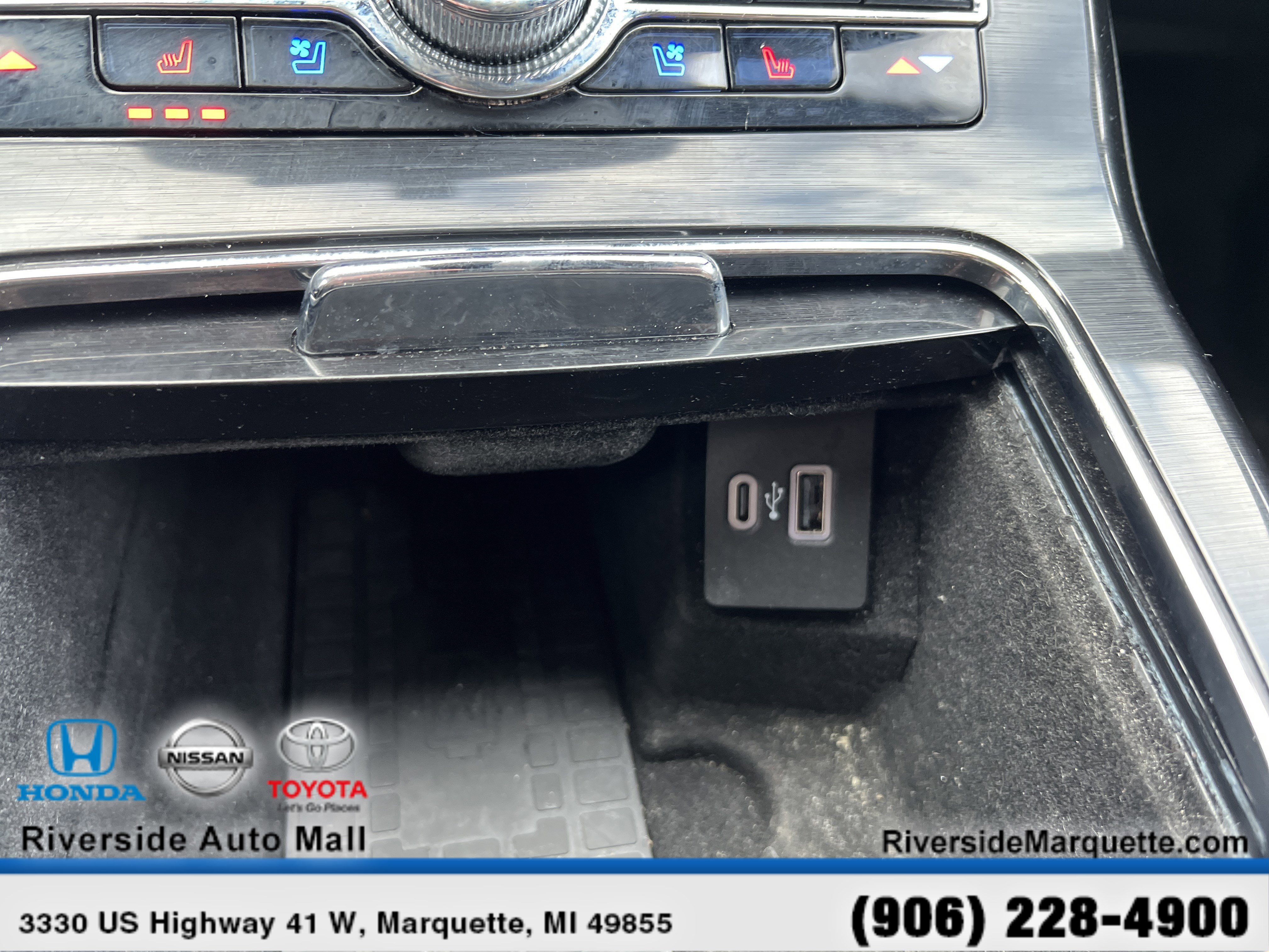 Used 2023 Lincoln Nautilus Reserve w/ Luxury Package image 18