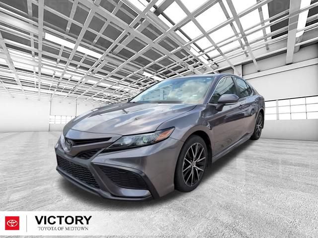 Used 2024 Toyota Camry SE AWD/4WD image 7