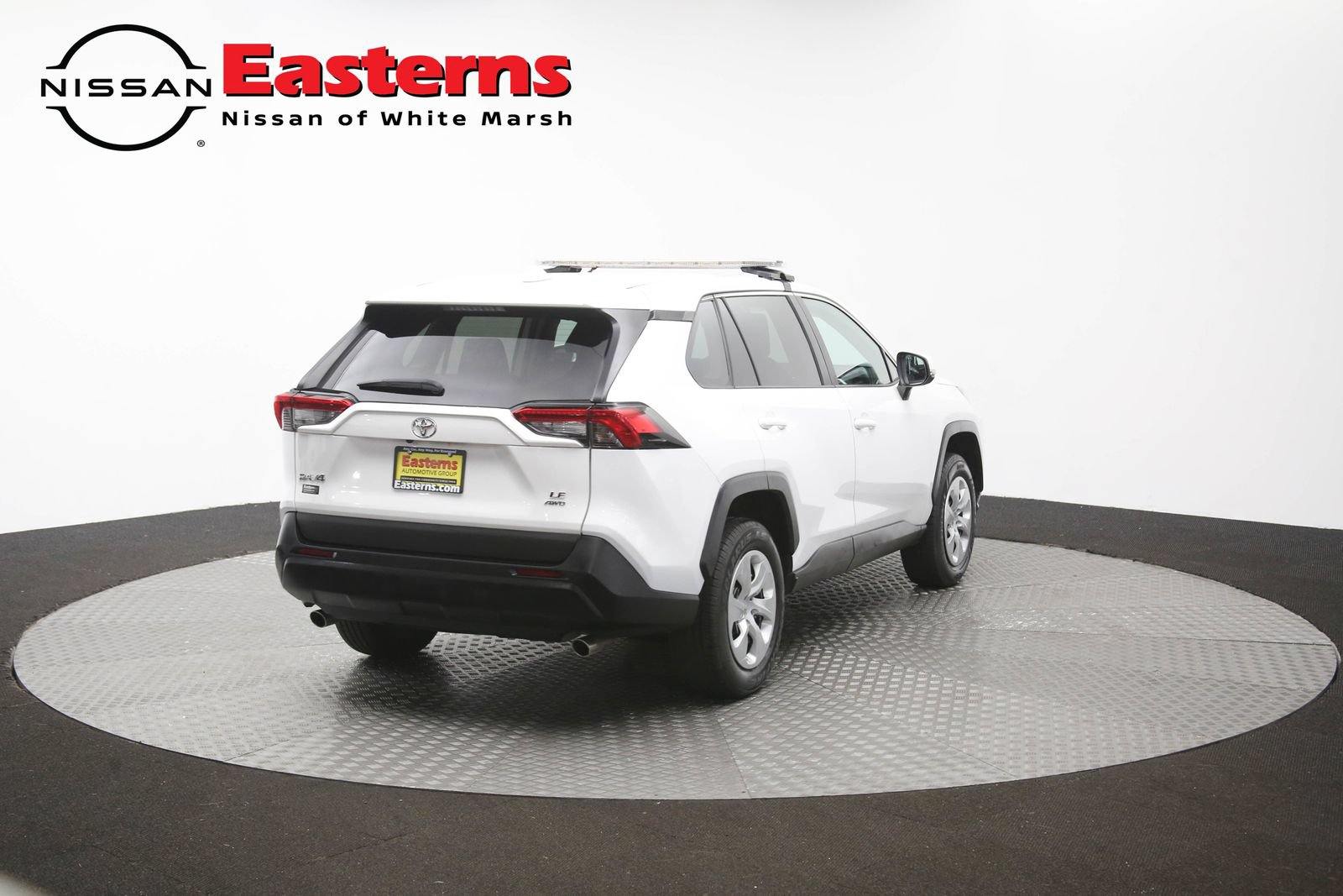 Used 2023 Toyota RAV4 LE AWD/4WD image 39