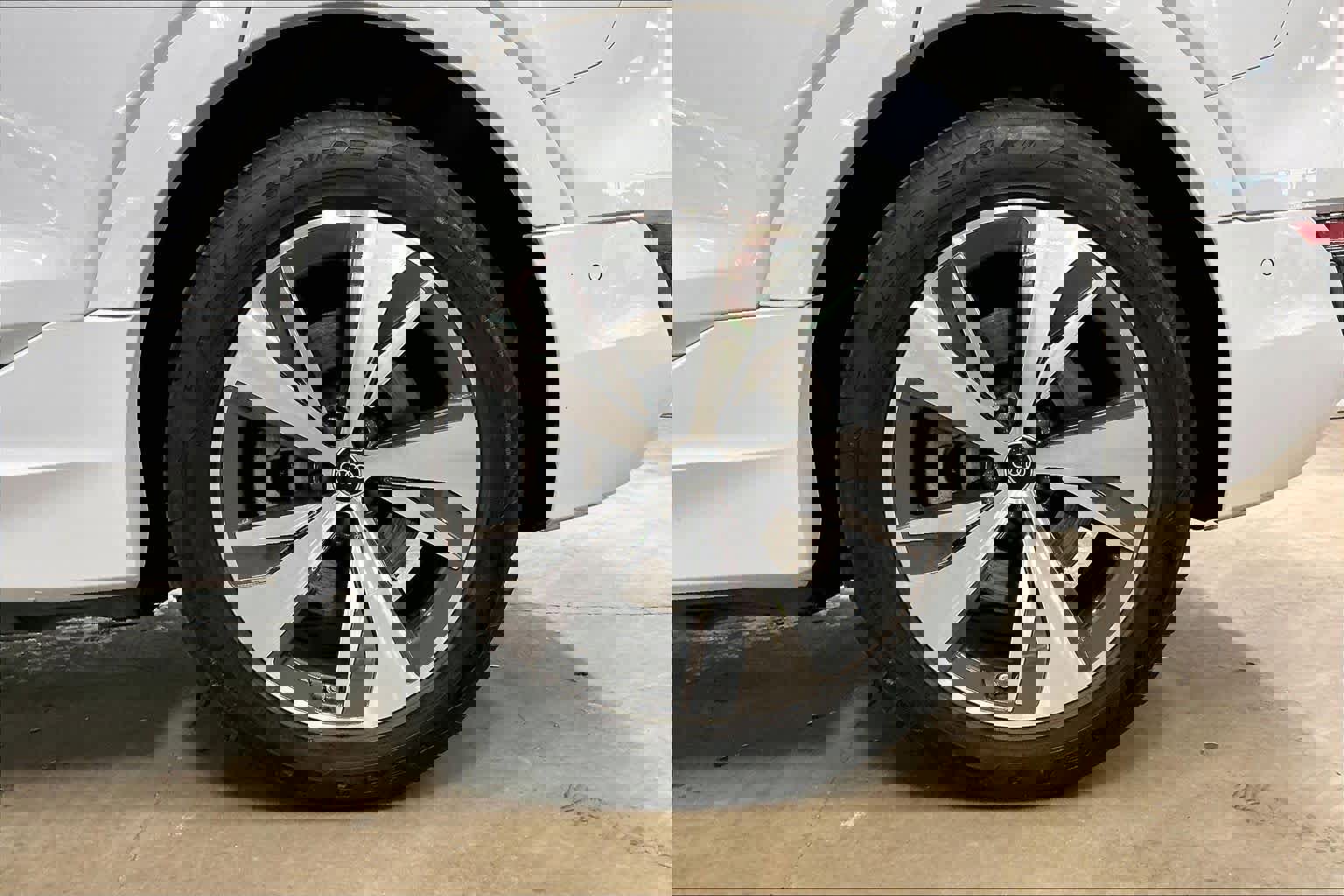 Used 2024 Audi Q8 e-tron Premium Plus w/ Premium Plus Package image 12