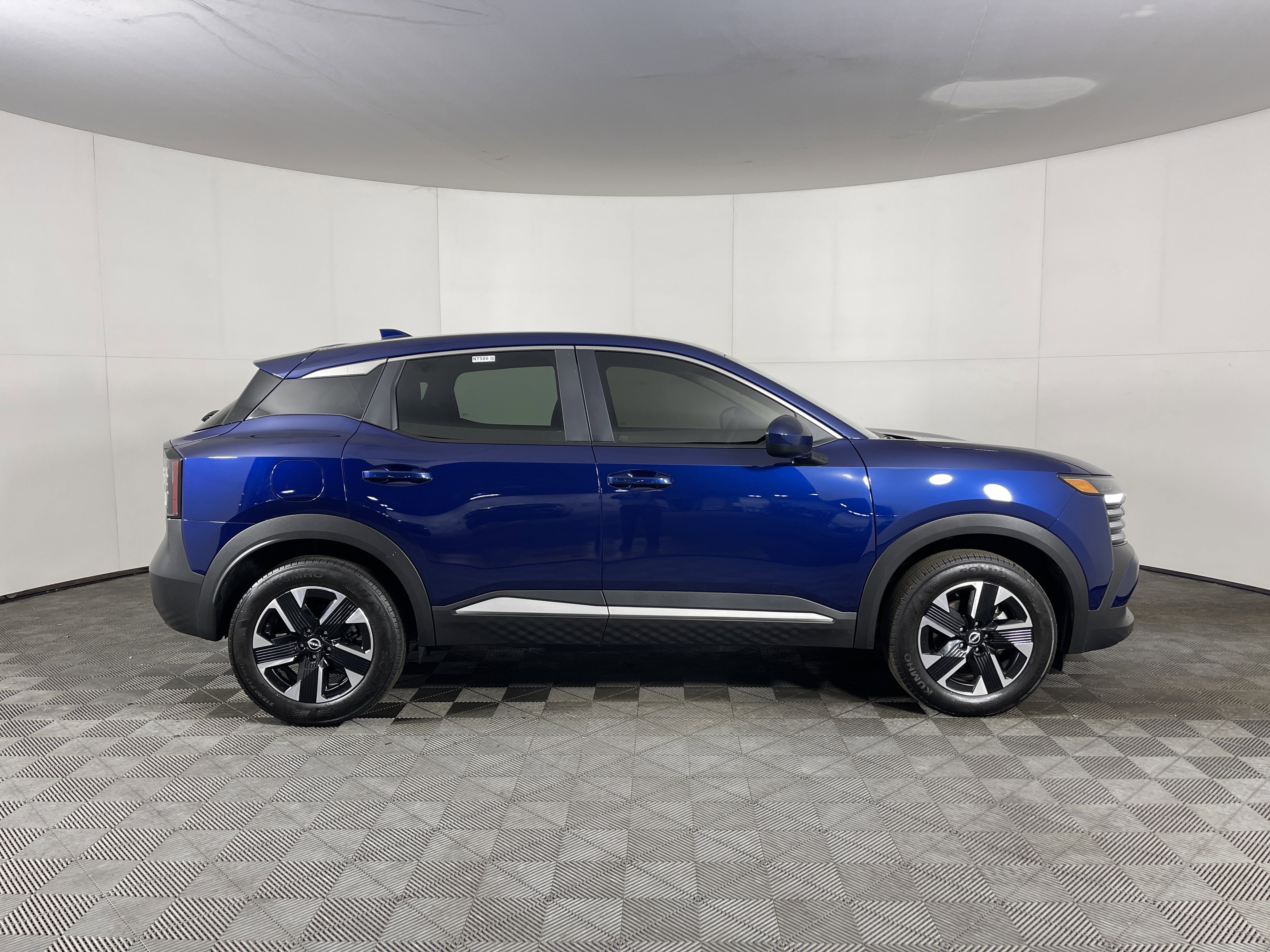 Used 2025 Nissan Kicks SV image 5