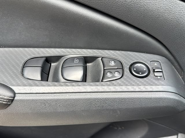 Used 2025 Nissan Altima 2.5 SV FWD image 24