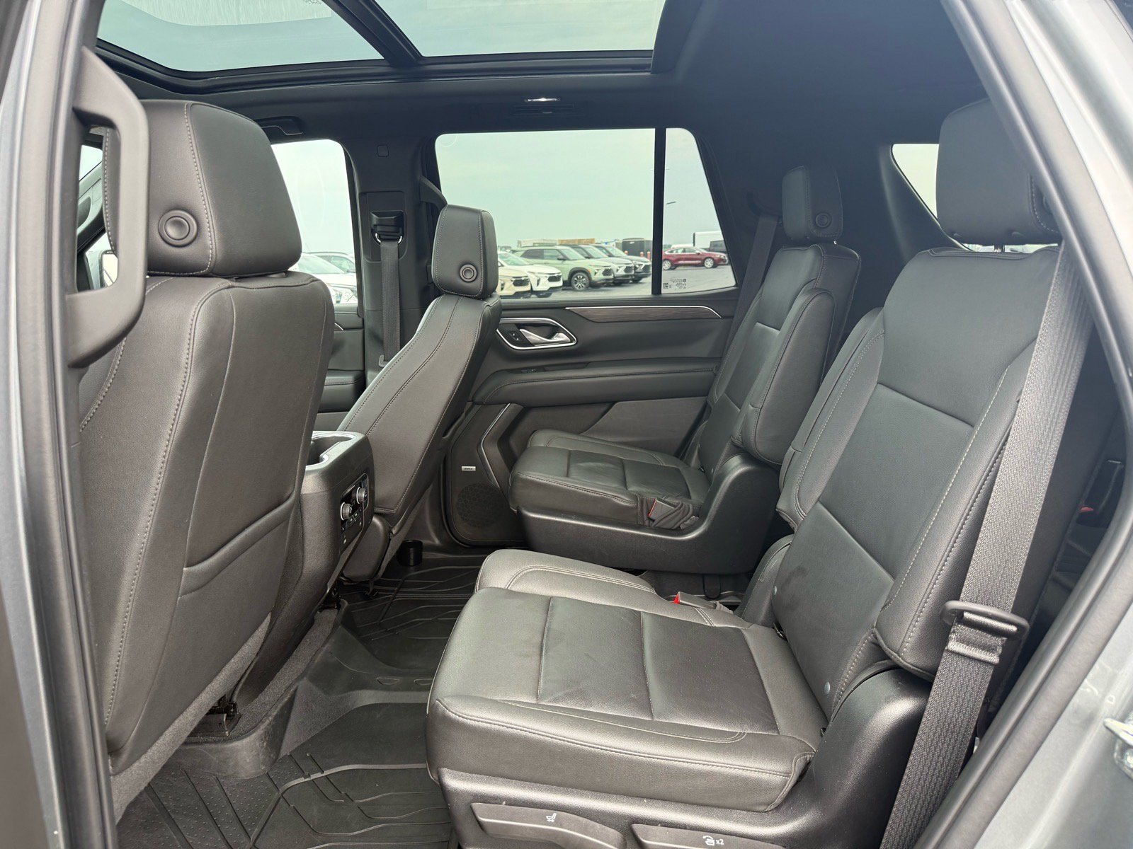 Used 2022 Chevrolet Tahoe LT w/ LT Signature Plus Package AWD/4WD image 14