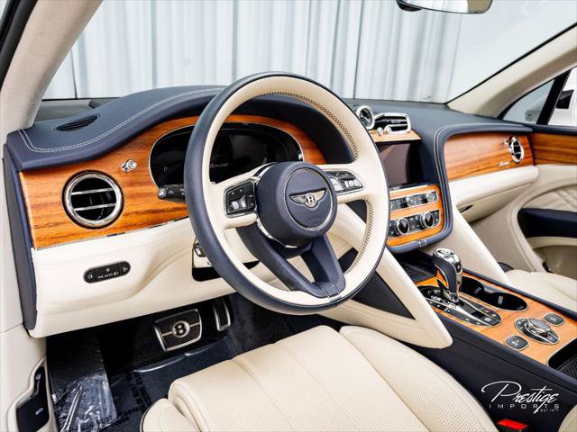 Used 2024 Bentley Bentayga AWD/4WD image 23