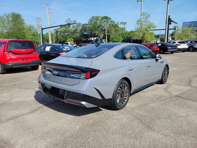 Used 2024 Hyundai Sonata Limited FWD image 2