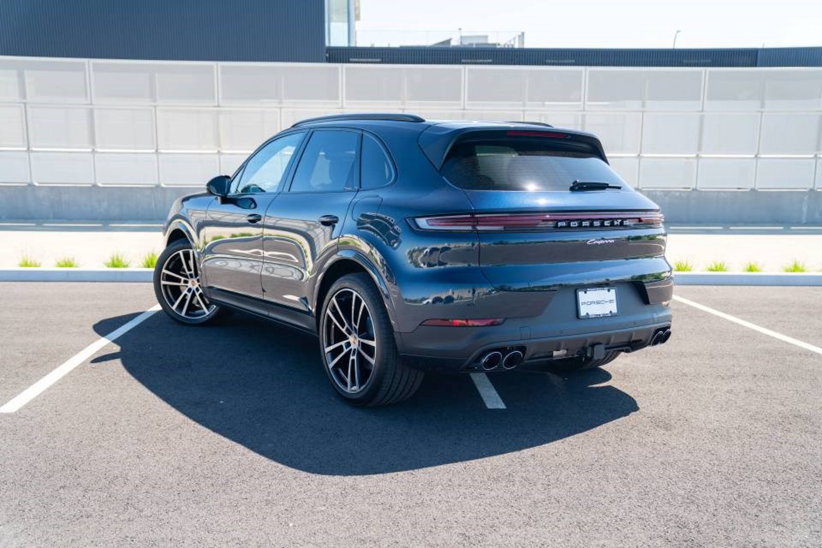 New 2026 Porsche Cayenne E-Hybrid AWD/4WD image 3