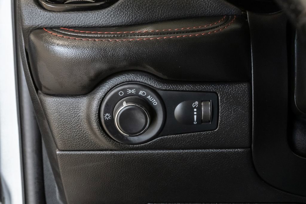 Used 2024 Dodge Durango R/T AWD/4WD image 13