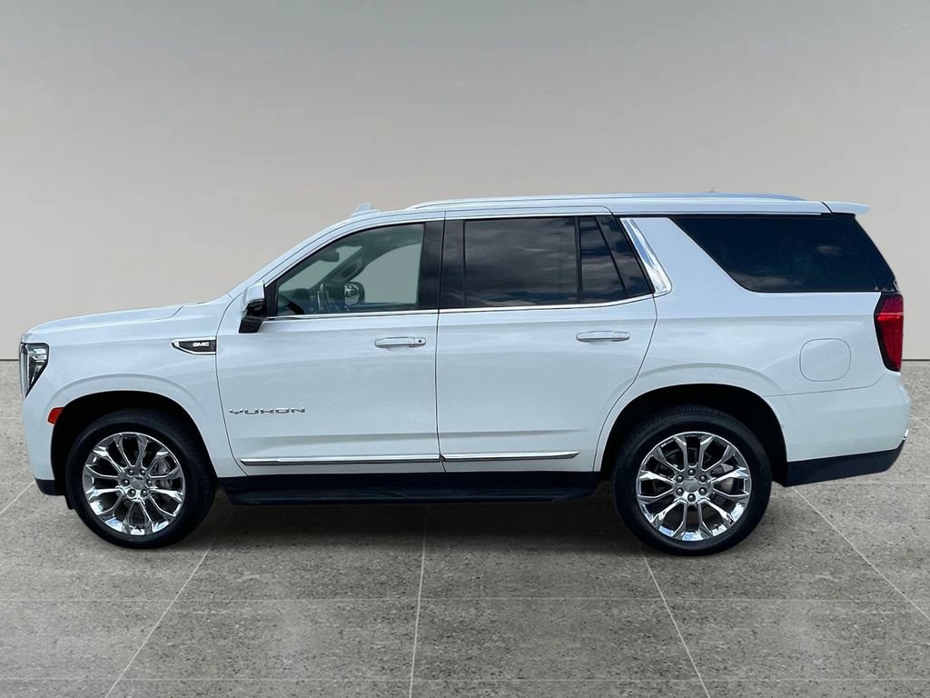 Used 2023 GMC Yukon SLT w/ SLT Luxury Package image 2