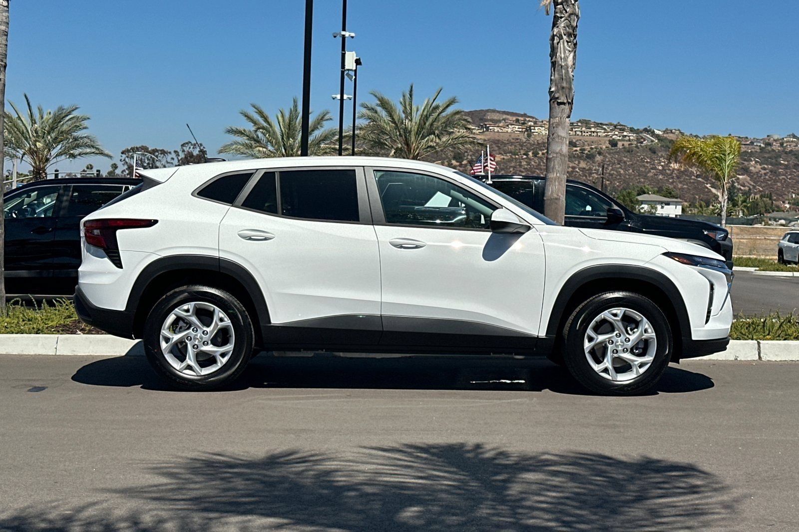 New 2026 Chevrolet Trax LS w/ LS Convenience Package FWD image 3