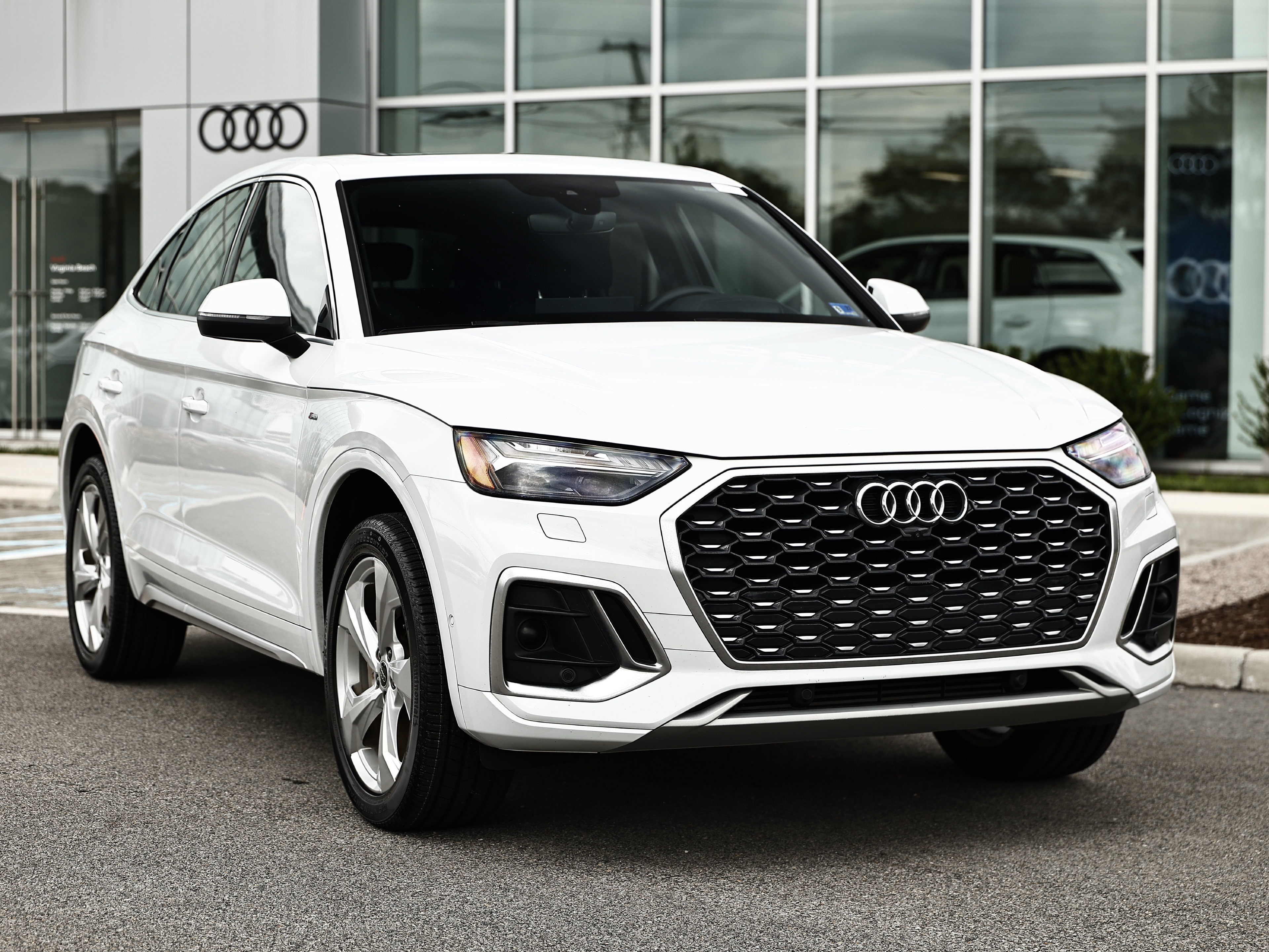 Used 2023 Audi Q5 2.0T Prestige AWD/4WD image 2