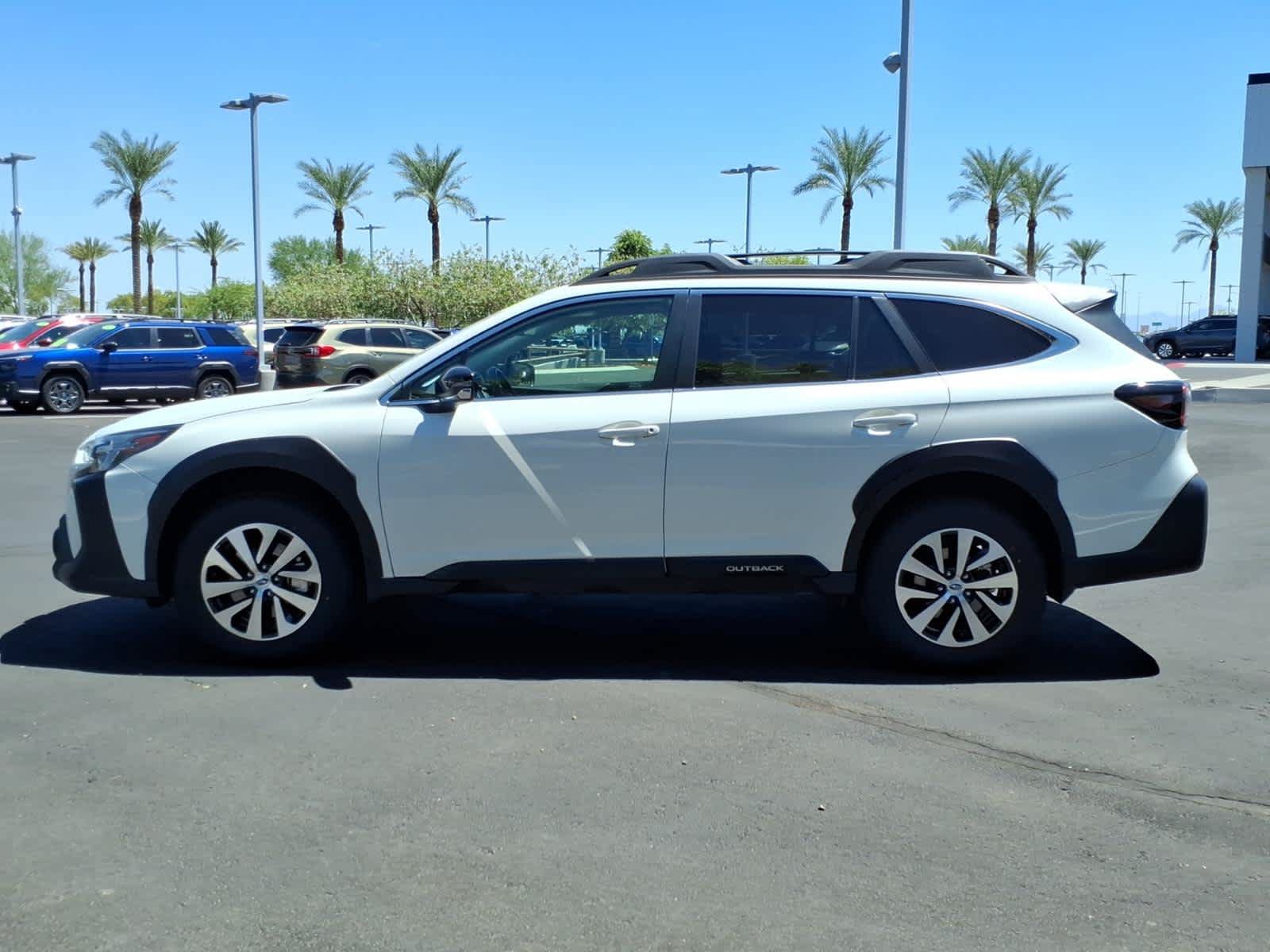 Used 2025 Subaru Outback Premium AWD/4WD image 4