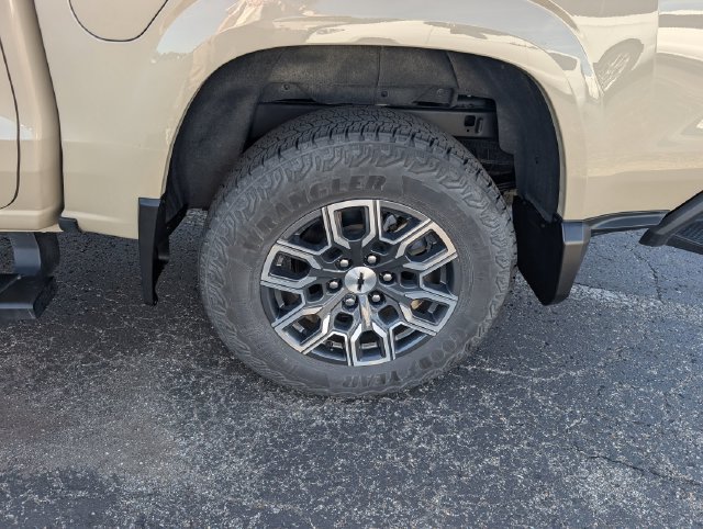 Used 2024 Chevrolet Colorado Z71 w/ Z71 Convenience Package 2 AWD/4WD image 24