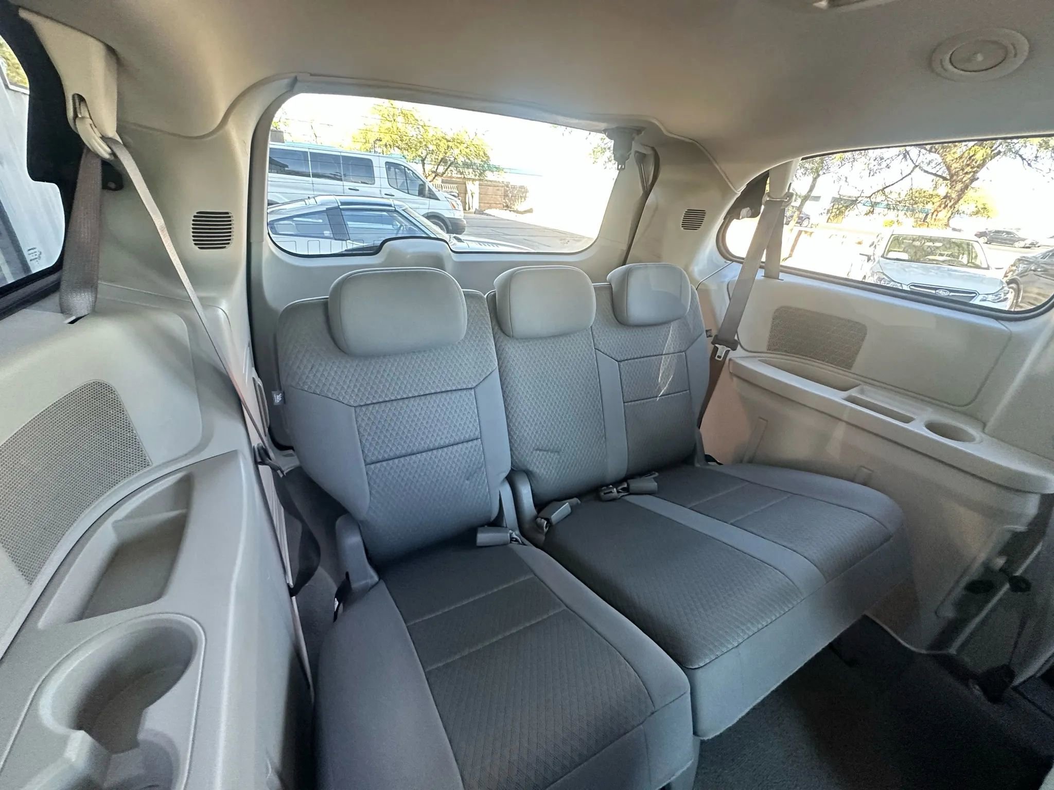 Used 2009 Chrysler Town & Country Touring image 29