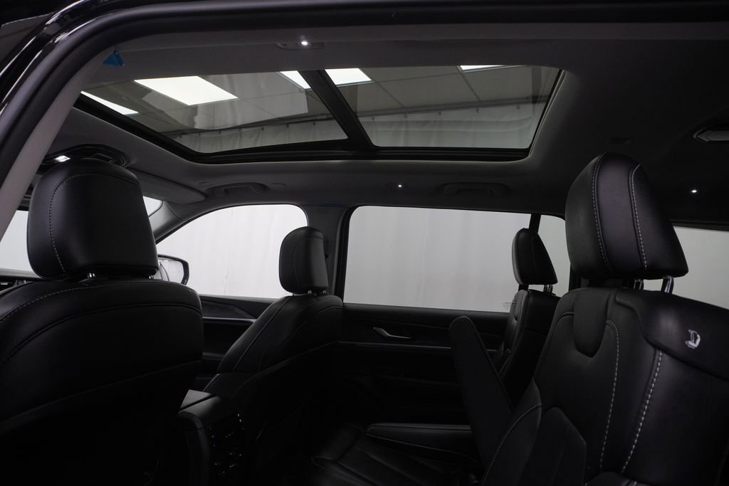Certified 2023 Jeep Grand Cherokee L Limited image 21