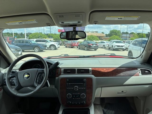 Used 2010 Chevrolet Avalanche LT w/ Luxury Package AWD/4WD image 24