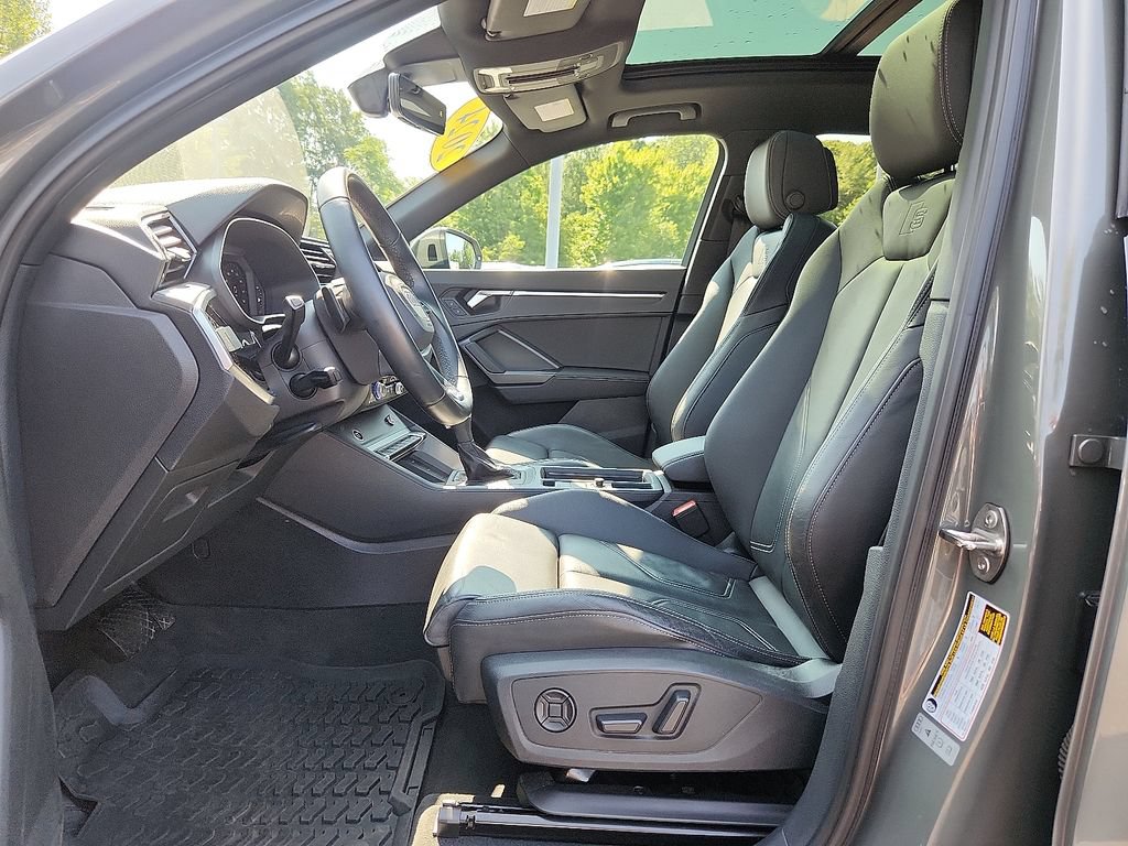 Certified 2024 Audi Q3 2.0T Premium Plus w/ Premium Plus Package AWD/4WD image 18