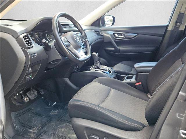 Used 2017 Nissan Rogue SV image 15