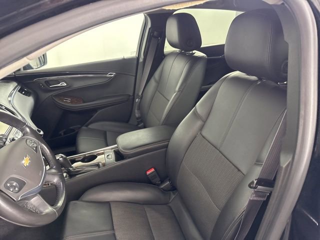 Used 2015 Chevrolet Impala LT w/ Convenience Package image 25