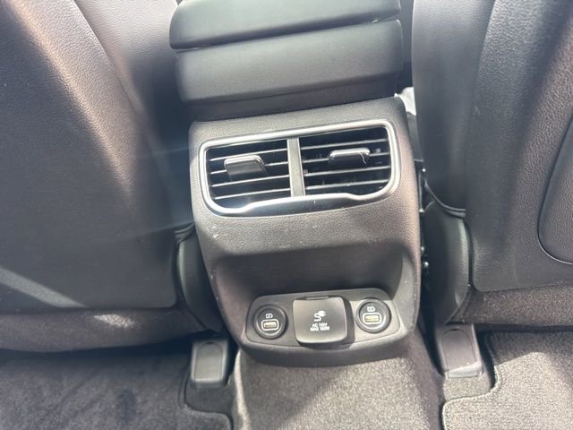 Used 2023 Hyundai Santa Fe Limited AWD/4WD image 15