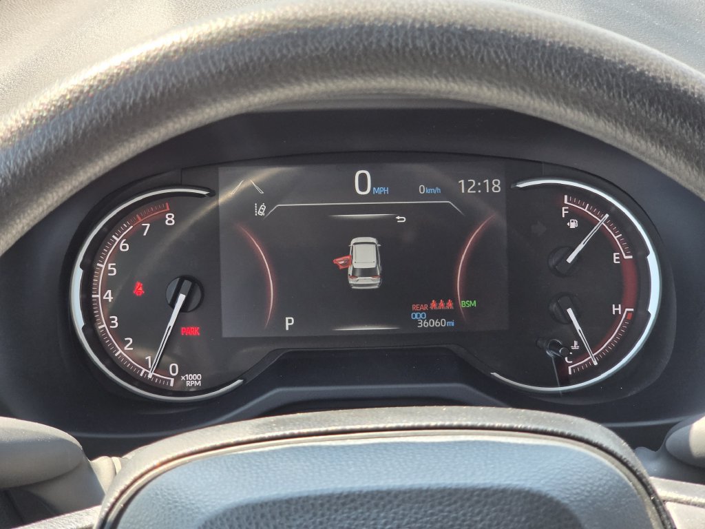 Used 2025 Toyota RAV4 XLE FWD image 16