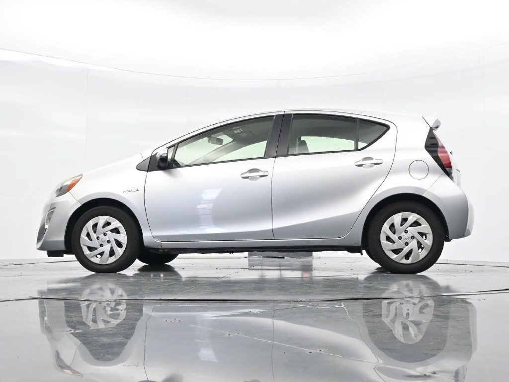 Used 2016 Toyota Prius C One FWD image 29