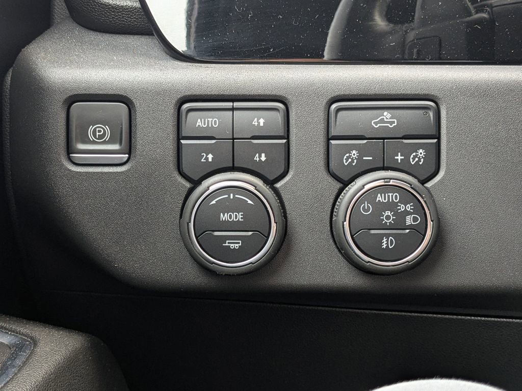 Used 2022 Chevrolet Silverado 1500 LT Trail Boss image 20