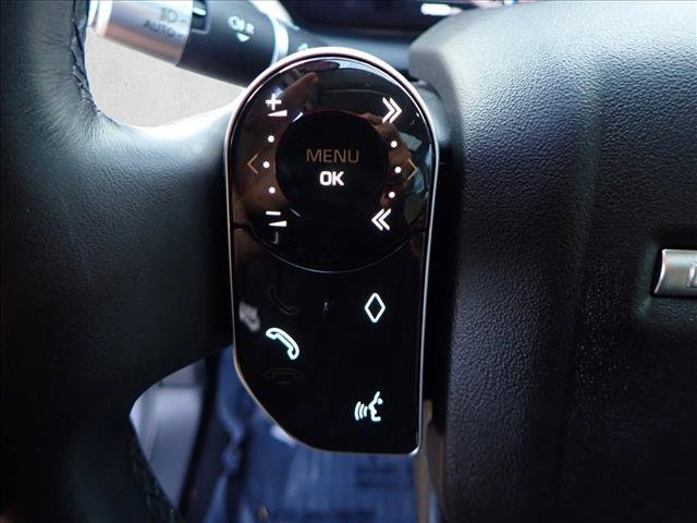 Used 2020 Land Rover Discovery Sport SE image 16