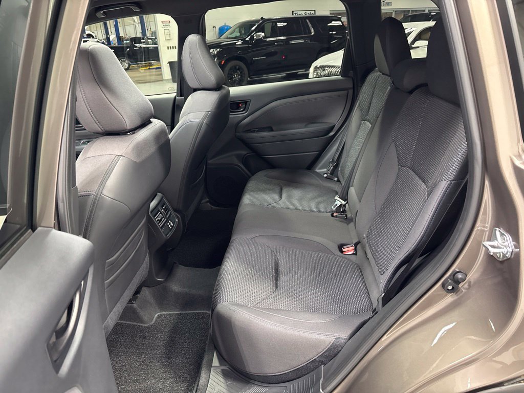 Used 2025 Subaru Forester Premium AWD/4WD image 31