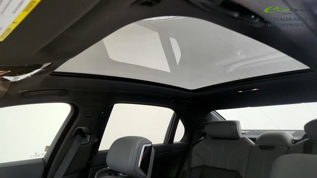 Used 2025 BMW i7 xDrive60 w/ Executive Package RWD image 71