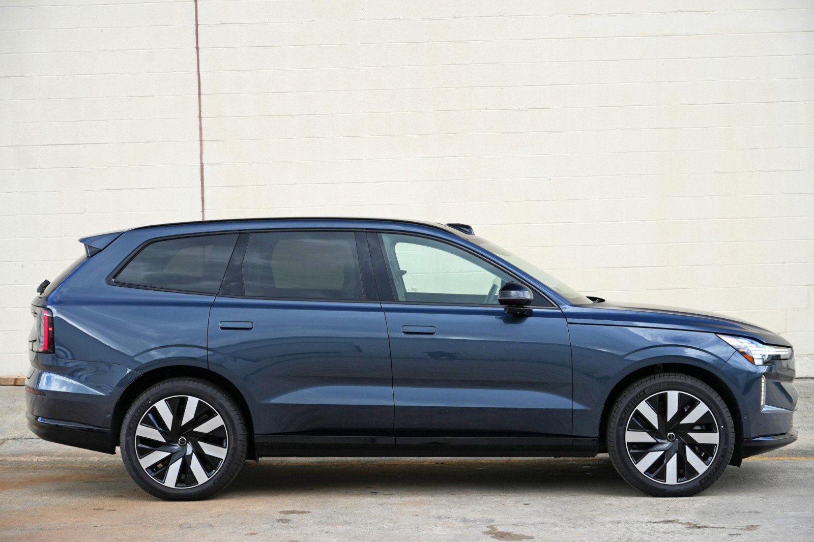 Used 2025 Volvo EX90 Ultra AWD/4WD image 52