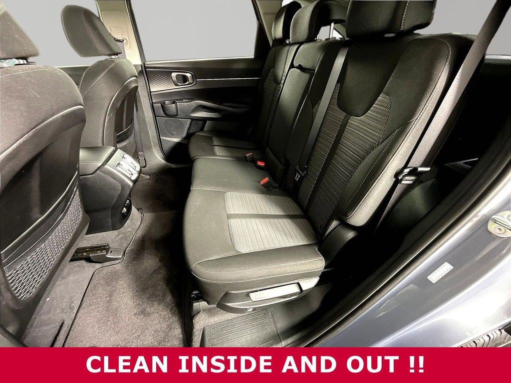 Used 2023 Kia Sorento LX FWD image 19