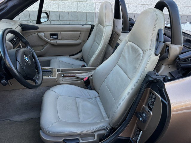 Used 2000 BMW Z3 2.5i RWD image 6