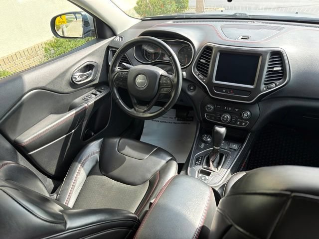 Used 2019 Jeep Cherokee Trailhawk w/ Cold Weather Group AWD/4WD image 18