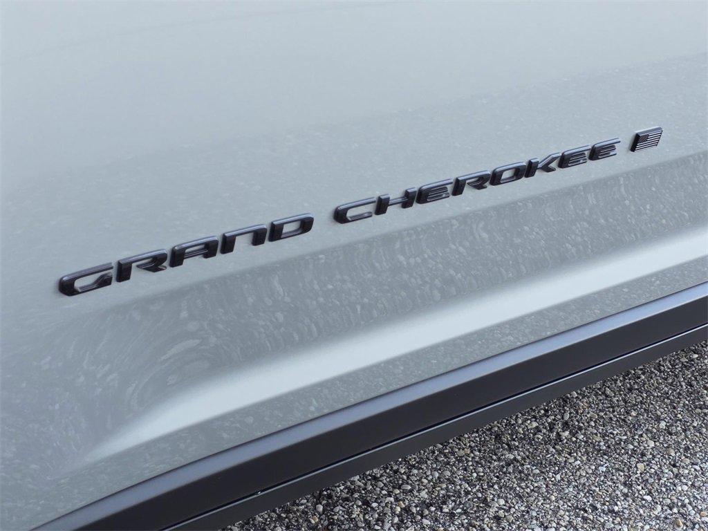 New 2025 Jeep Grand Cherokee L Altitude image 31
