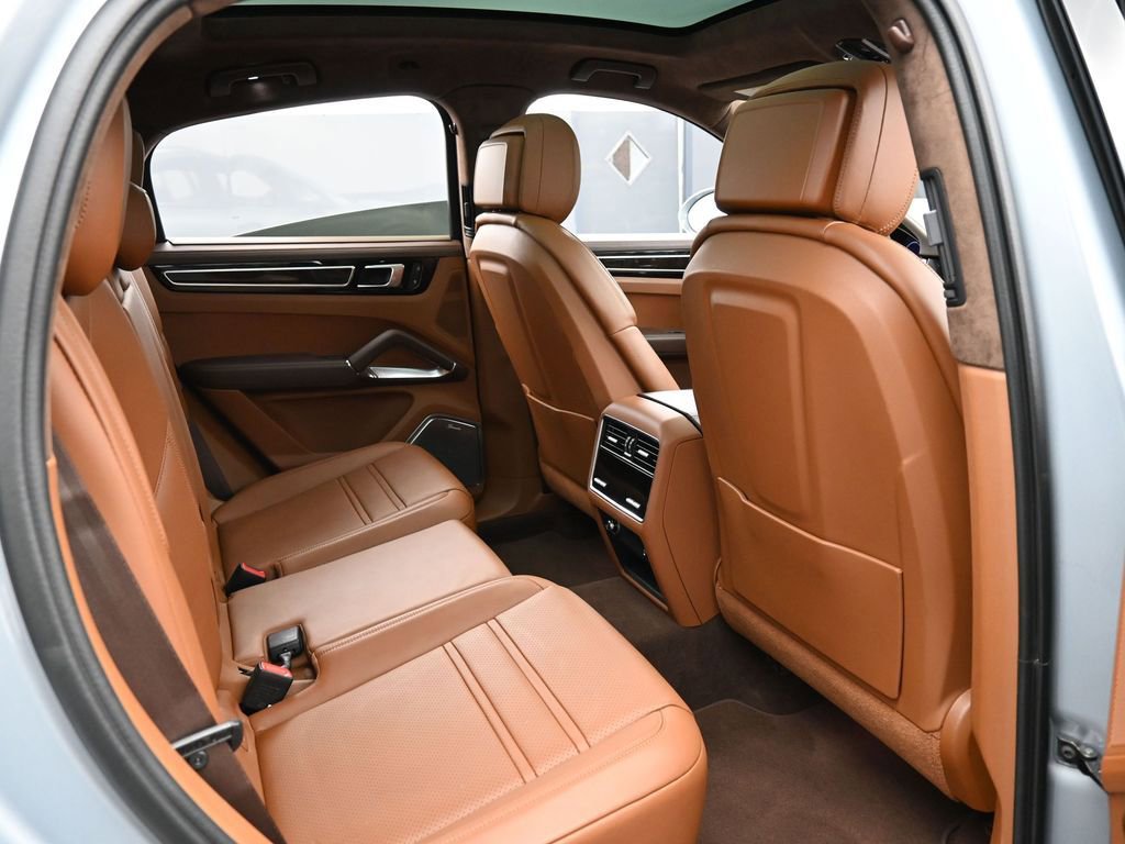 Certified 2023 Porsche Cayenne Turbo image 29