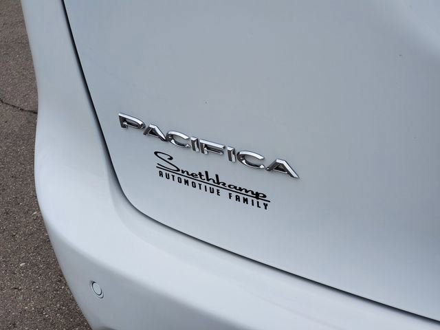 Used 2022 Chrysler Pacifica Limited FWD image 35