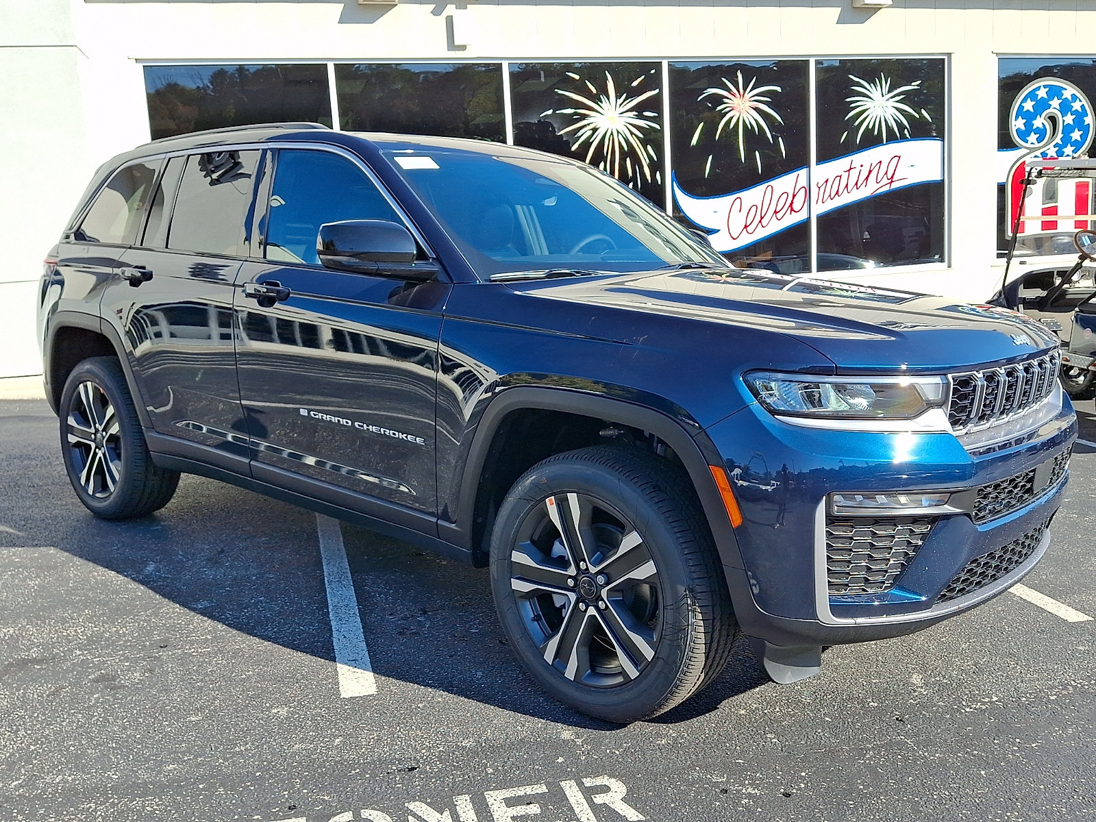 New 2027 Jeep Grand Cherokee Limited AWD/4WD image 2