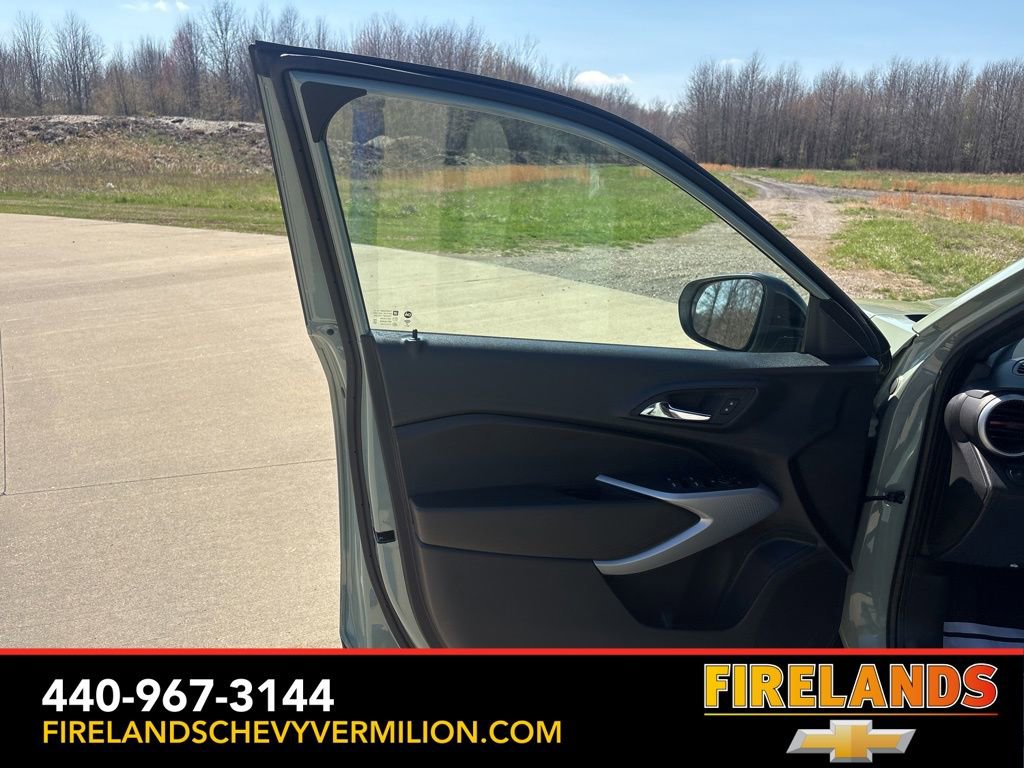 Certified 2024 Chevrolet Trax RS w/ Driver Confidence Package image 13