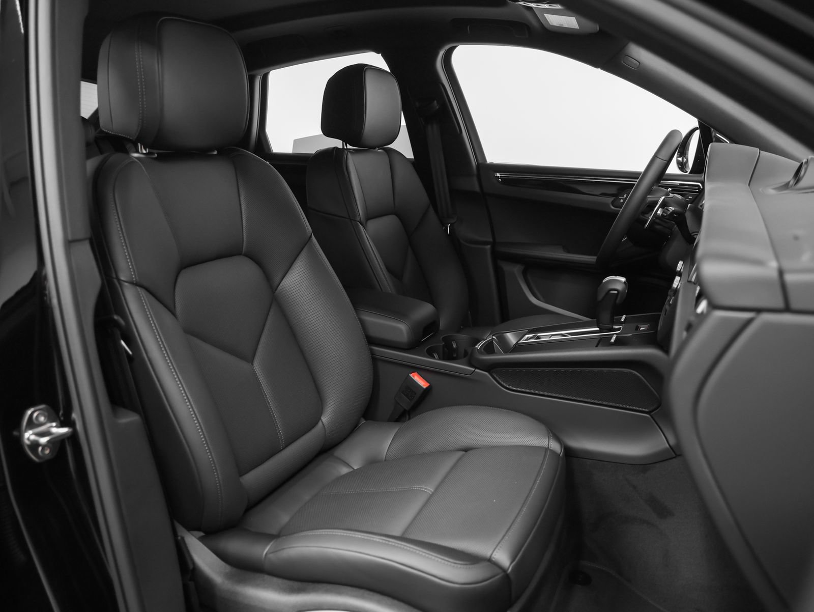 New 2026 Porsche Macan AWD/4WD image 22