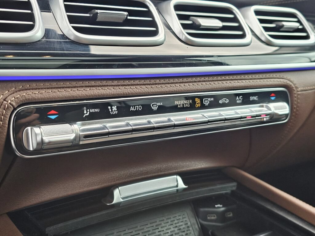 Used 2024 Mercedes-Benz GLS 580 4MATIC image 15