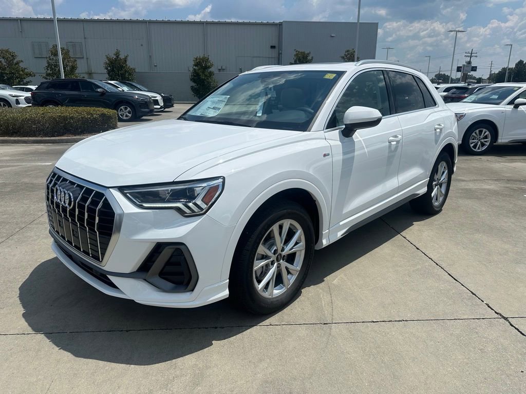 New 2025 Audi Q3 2.0T Premium w/ Convenience Package