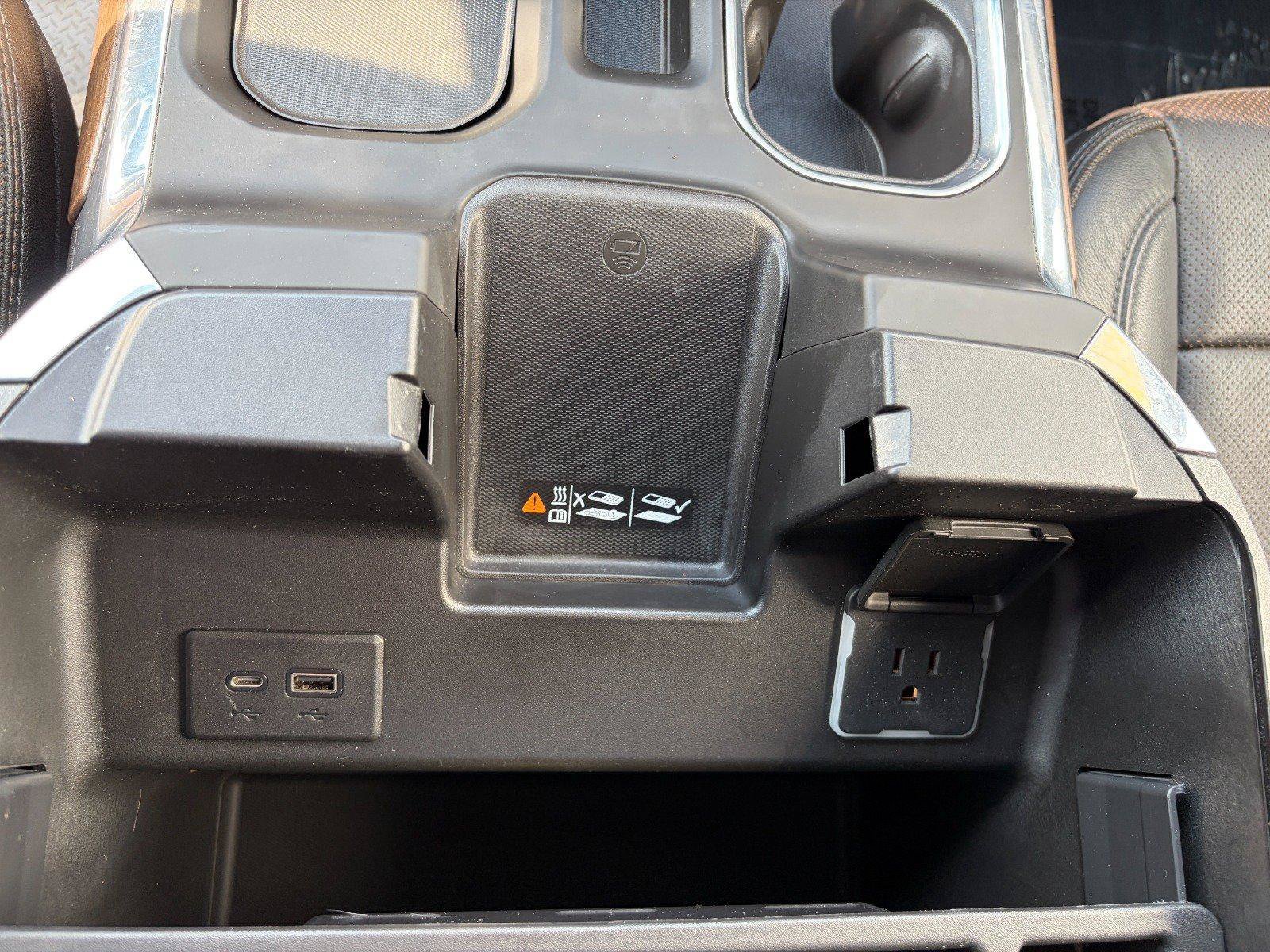 Used 2022 Chevrolet Silverado 1500 High Country AWD/4WD image 19